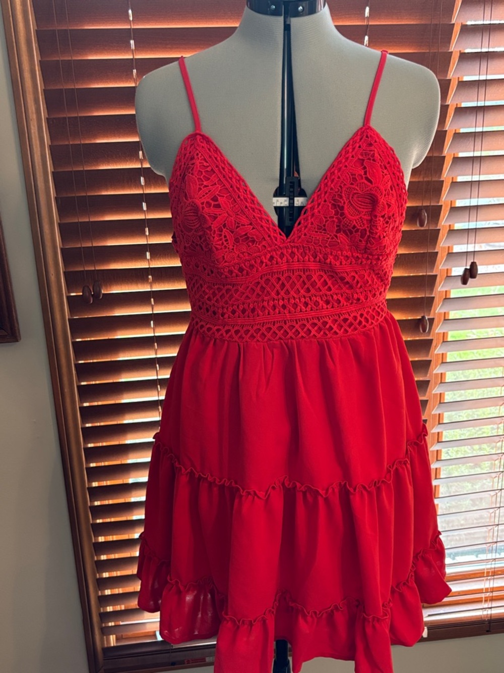 Boutique Boho Lace Tie Back Ruffle A-Line Mini Dress Red Size L